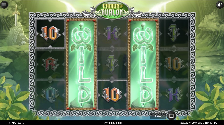 Crown of Avalon slot Expanding Wilds feature